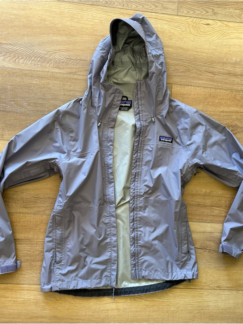 Patagonia Women's light purple Hooded Rain Jacket